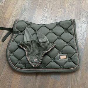 Elegant Black Quilted Saddle Pad